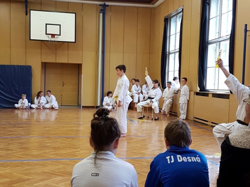 009