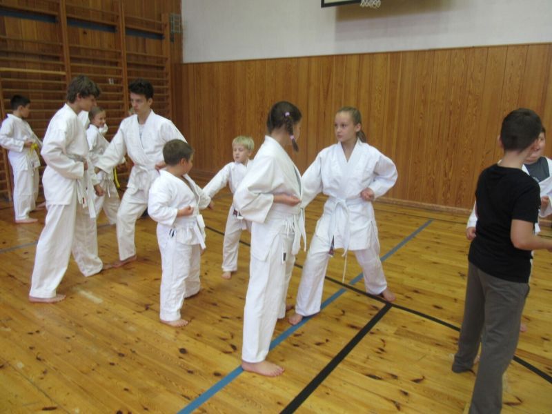 034