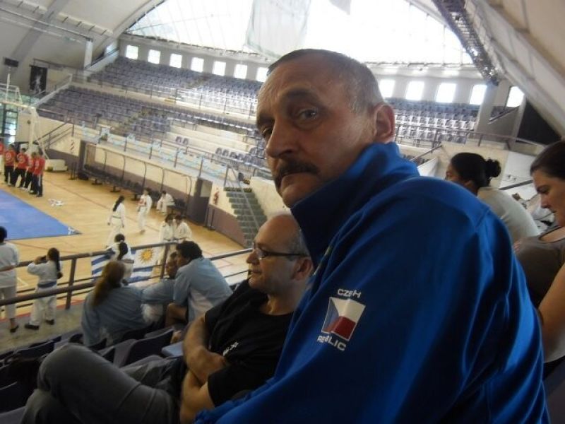 011